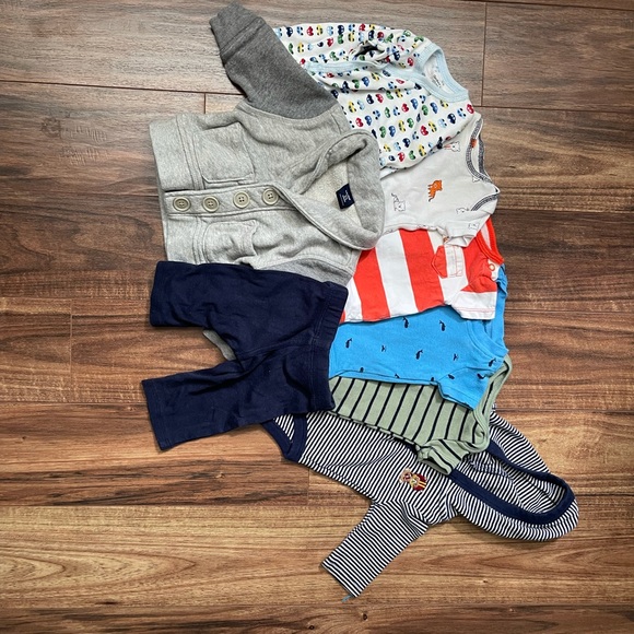 Bundle of boys clothes - Picture 3 of 3